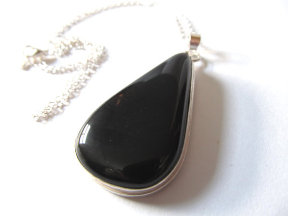 large black onyx pendant