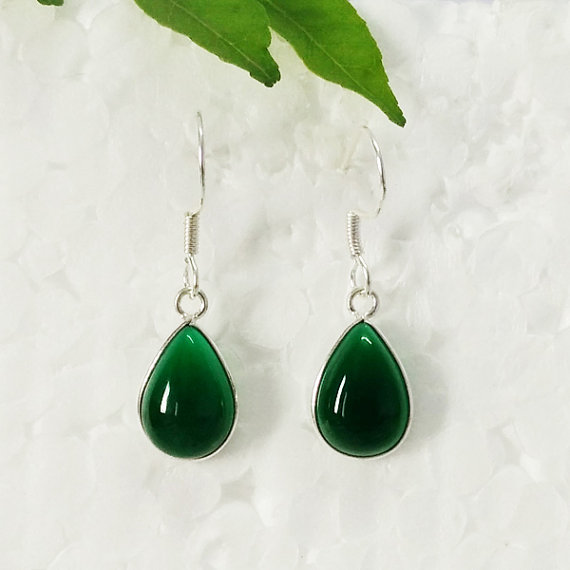 Beautiful GREEN ONYX Gemstone Earrings - Birthstone Earrings - Fashion Beach Earrings - Handmade Earrings - Dangle Earrings
