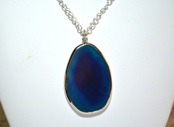 Blue Necklace, Blue Pendant, Sliced Agate Necklace, Gemstone Jewelry, Agate Gemstone, Gifts, Gifts for Her, Blue Agate