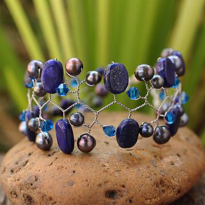 Cultured pearl and lapis lazuli beaded bracelet
