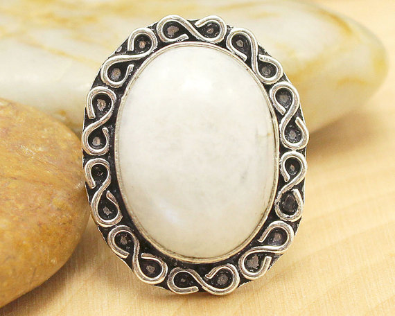 Moonstone Ring Sz 7, Silver Moonstone Ring, Rainbow Moonstone Ring, Statement Ring, Crystal Ring, Gemstone Ring, Boho Ring