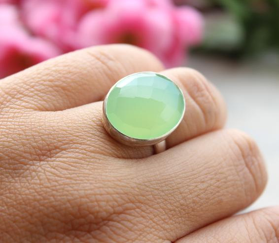 Sea foam green ring - Chalcedony Ring - oval ring - Bezel set ring - Gemstone ring - Gifts