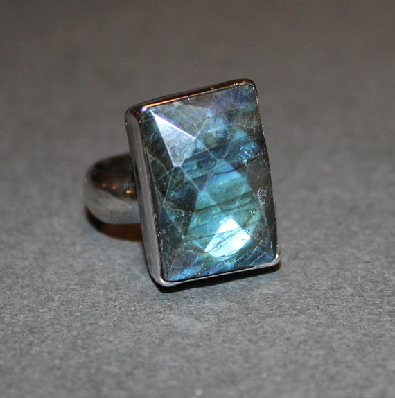 blue labradorite ring - sterling and labradorite ring - labradorite cabochon ring - faceted labradorite ring - blue flash labradorite ring